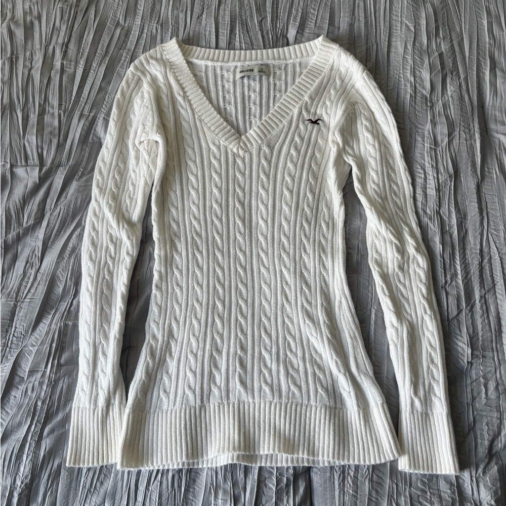Hollister white cable-knit v-neck sweater